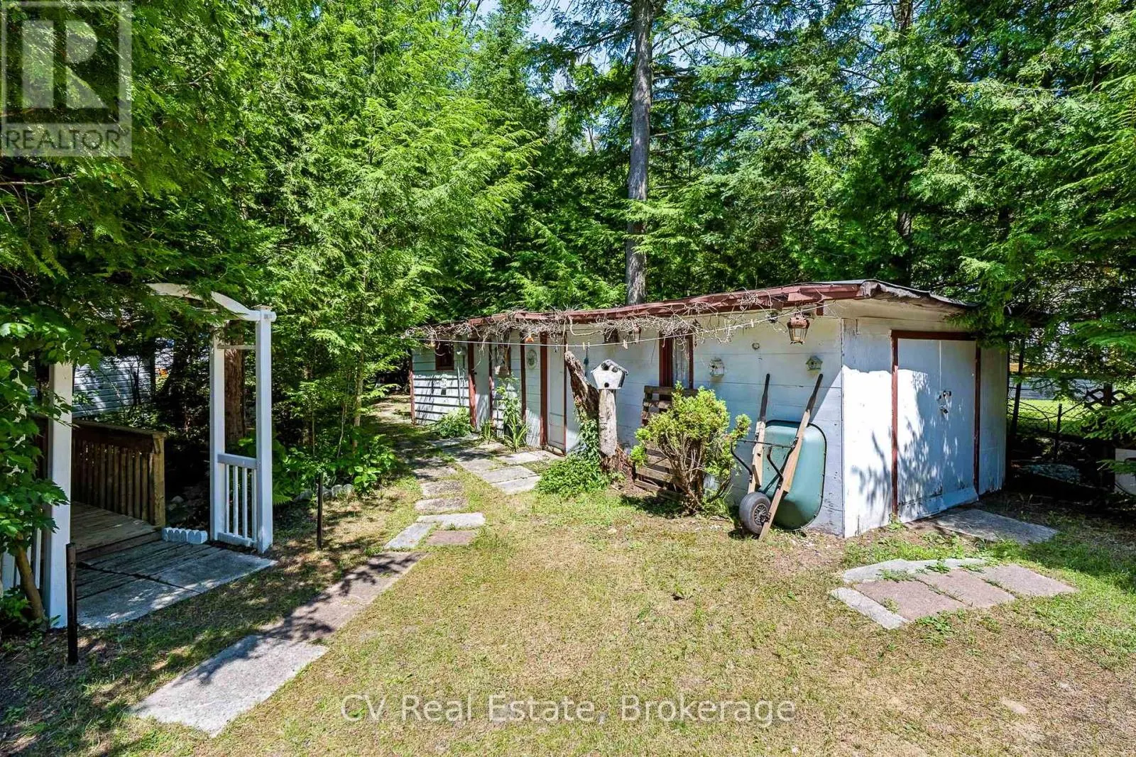 10 BROOKSIDE DRIVE