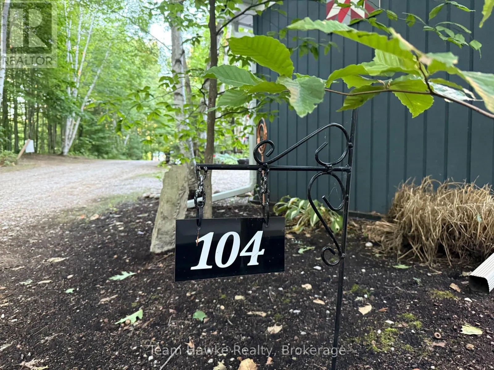 104 - 2920 OLD PENETANGUISHENE ROAD #104