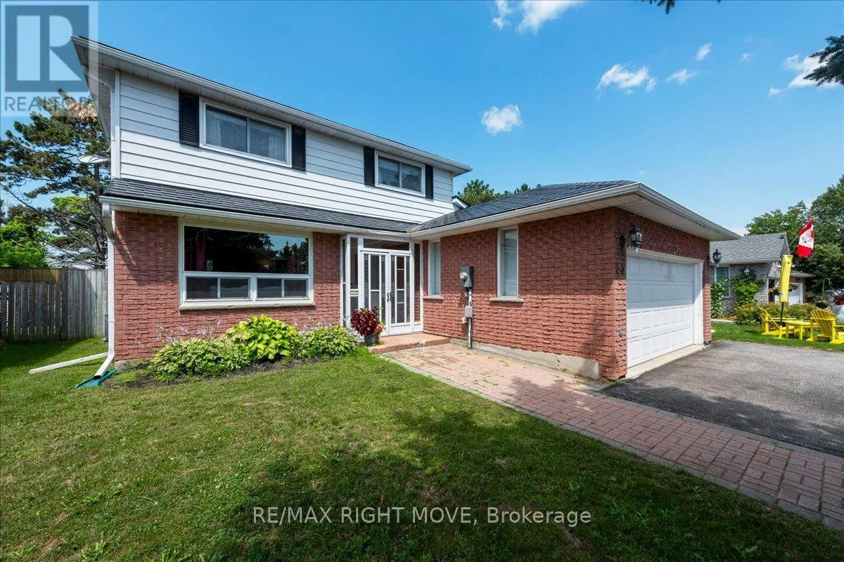 55 LAURENTIAN LANE