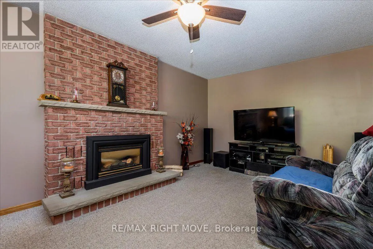55 LAURENTIAN LANE