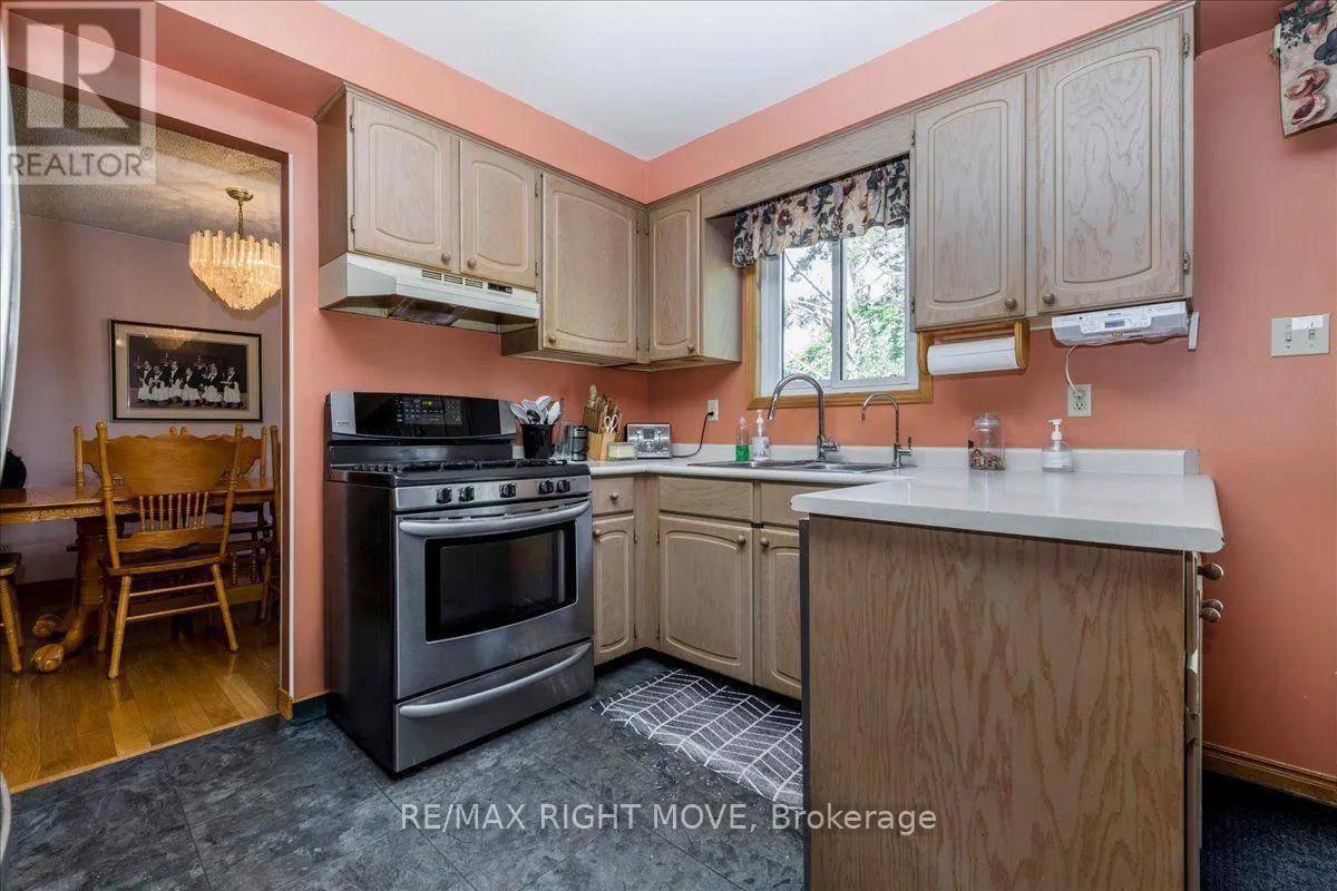 55 LAURENTIAN LANE