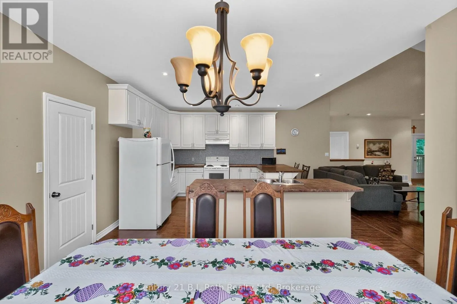 11 RUE KAROLA ROAD