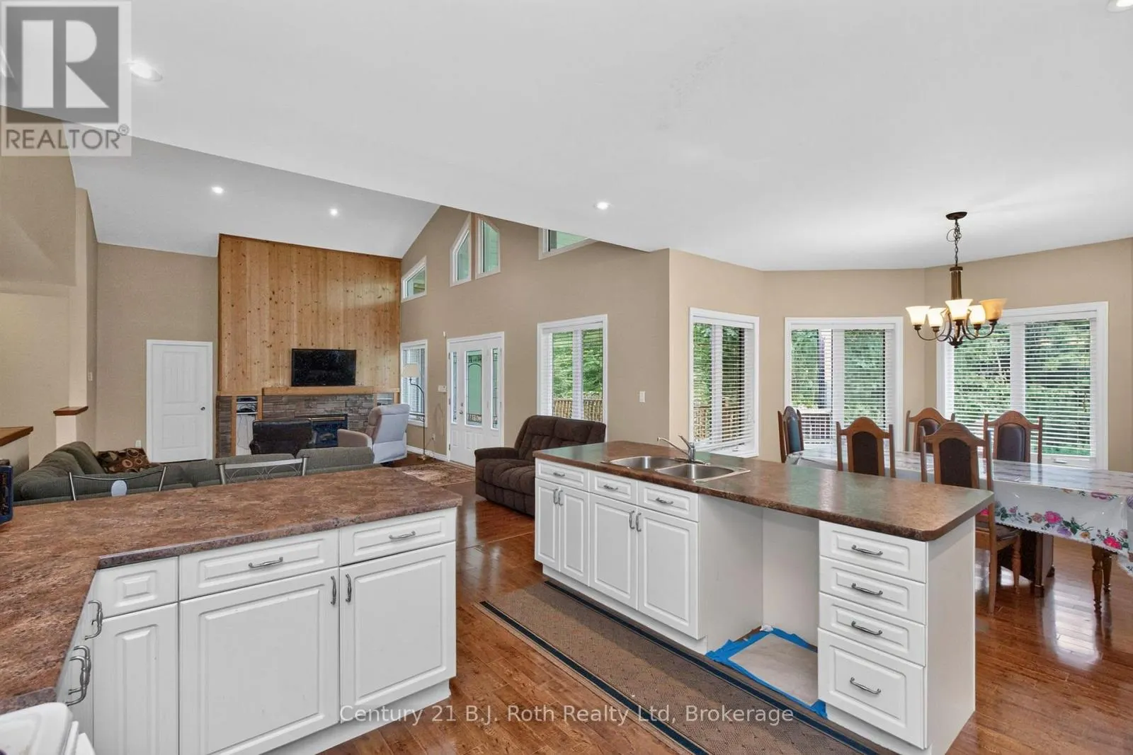 11 RUE KAROLA ROAD