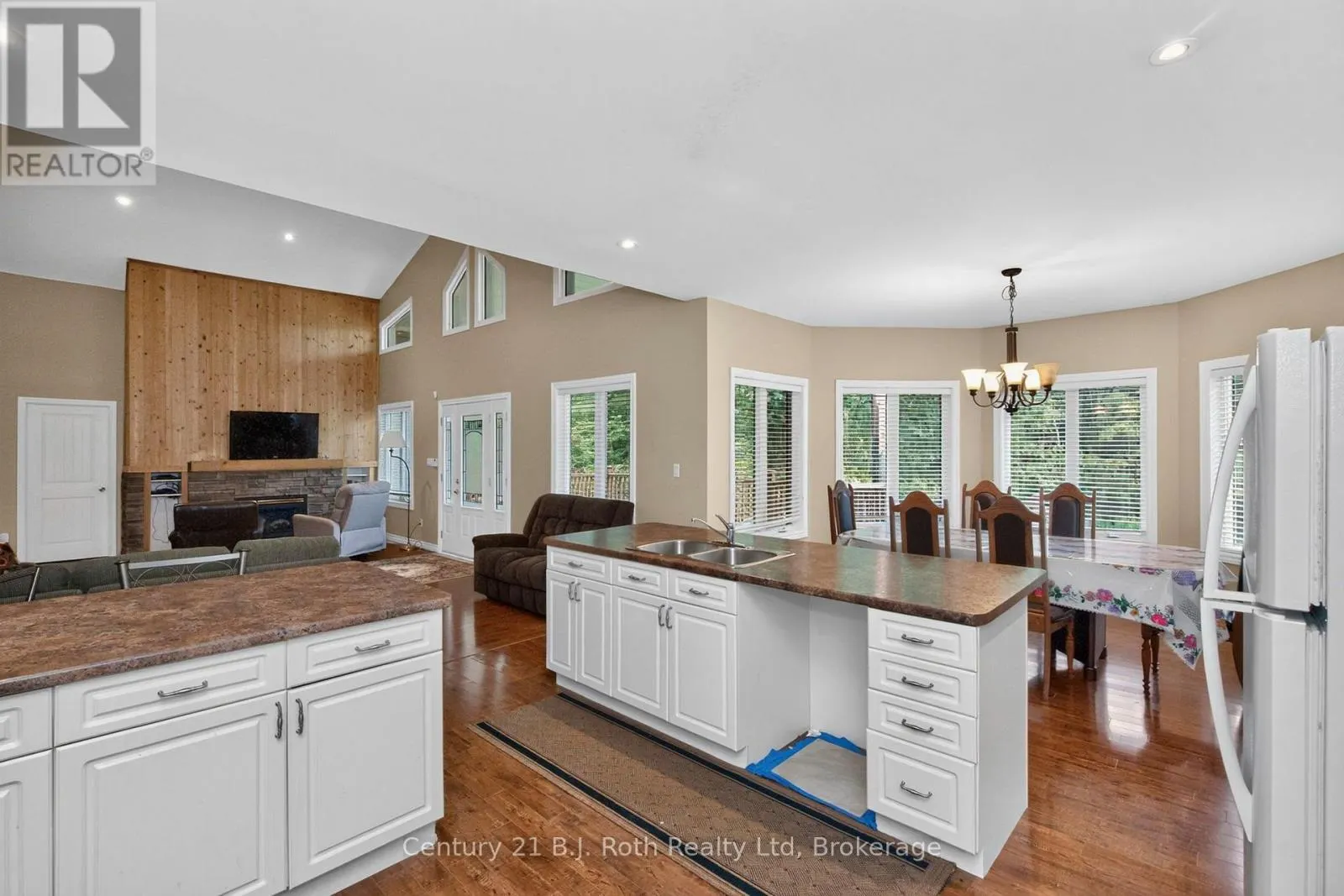 11 RUE KAROLA ROAD
