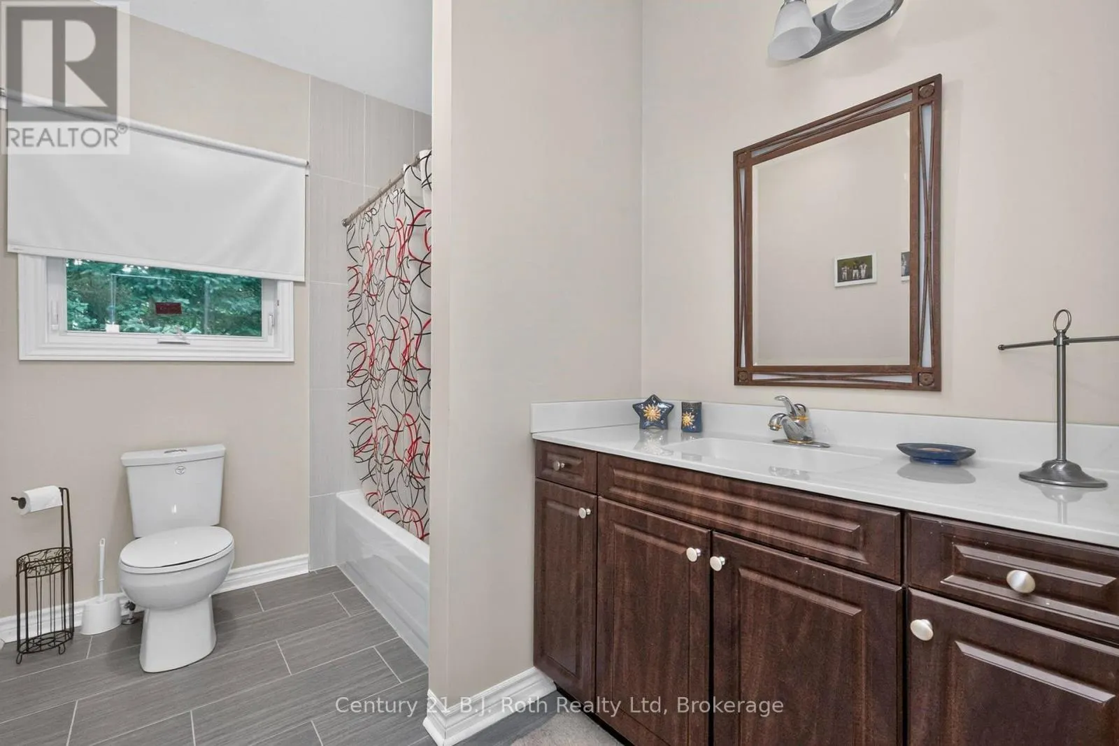 11 RUE KAROLA ROAD