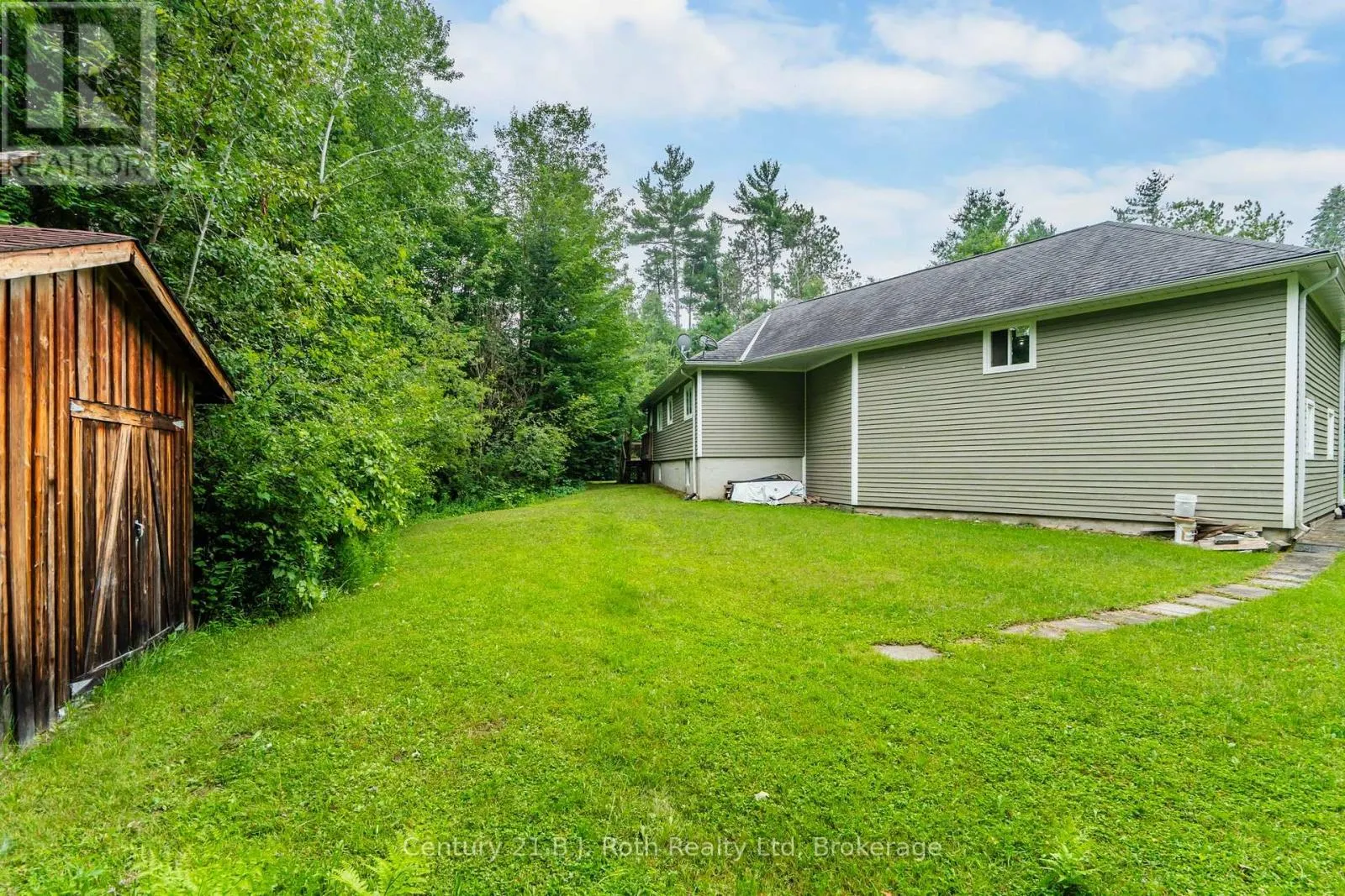 11 RUE KAROLA ROAD