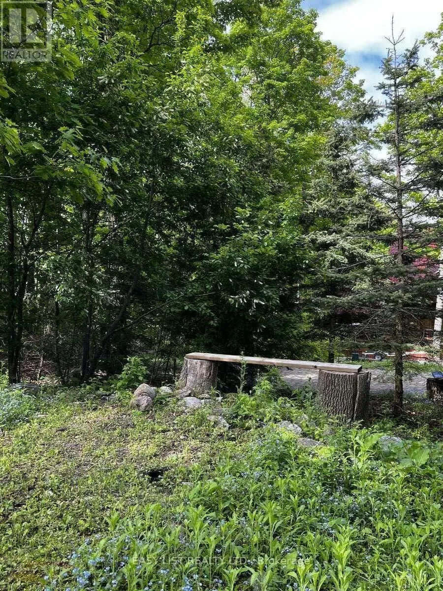 2135 CHAMPLAIN ROAD