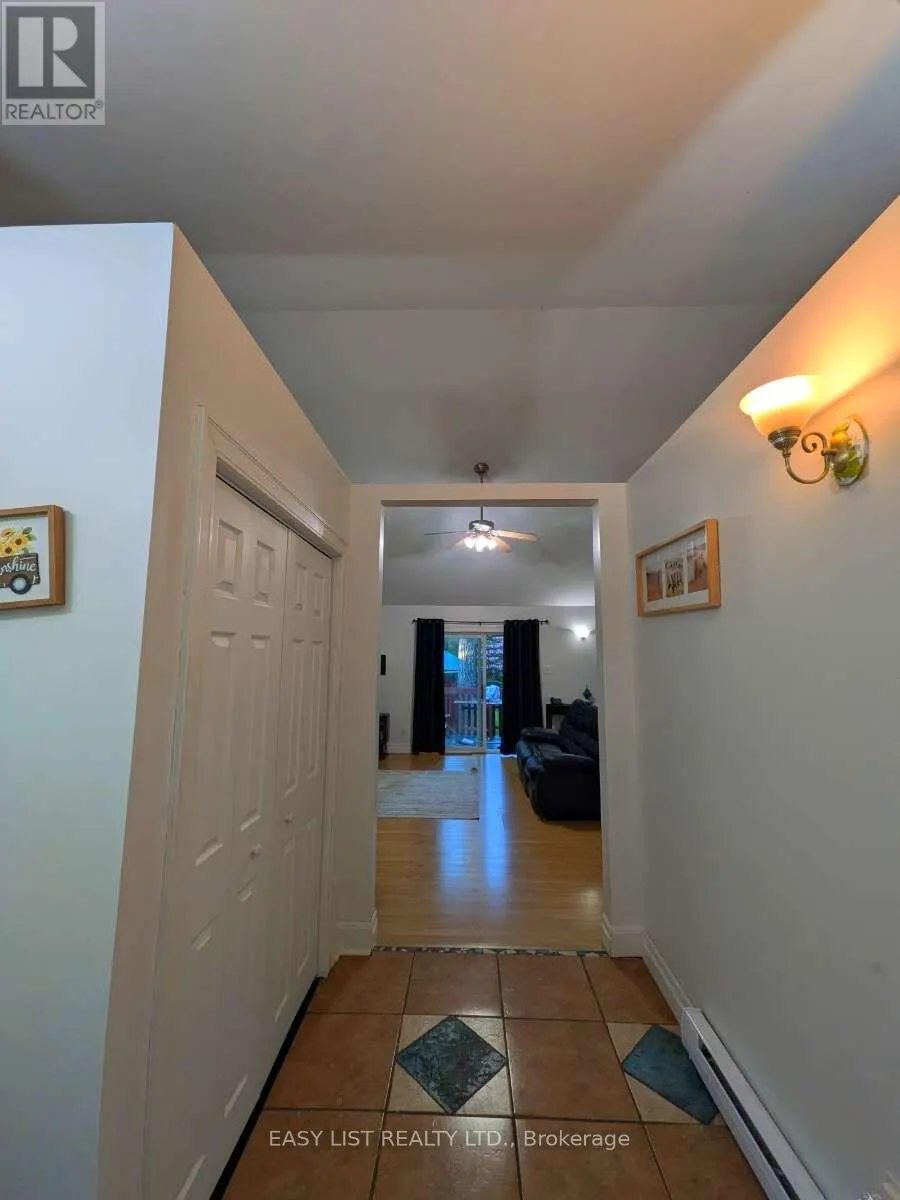 2135 CHAMPLAIN ROAD