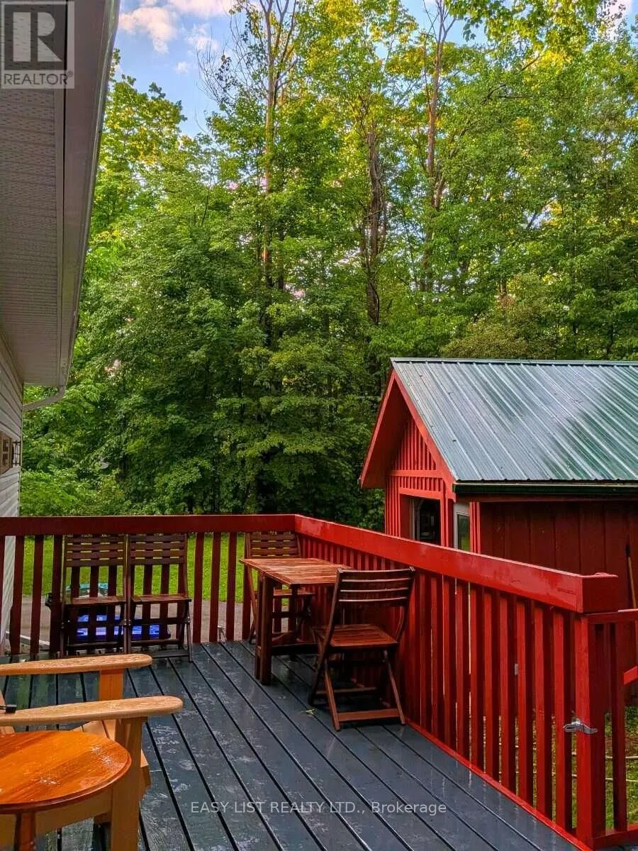 2135 CHAMPLAIN ROAD