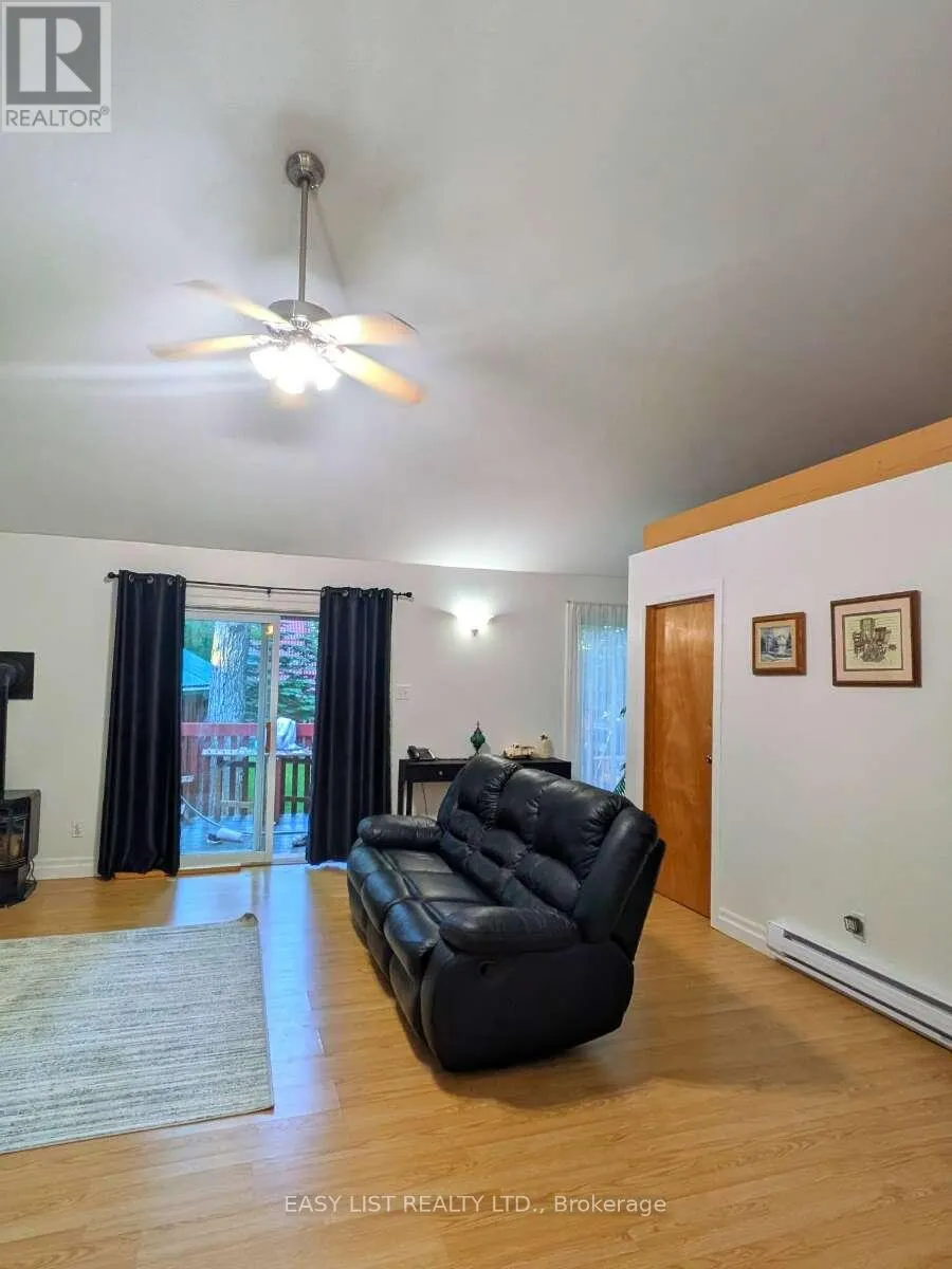 2135 CHAMPLAIN ROAD