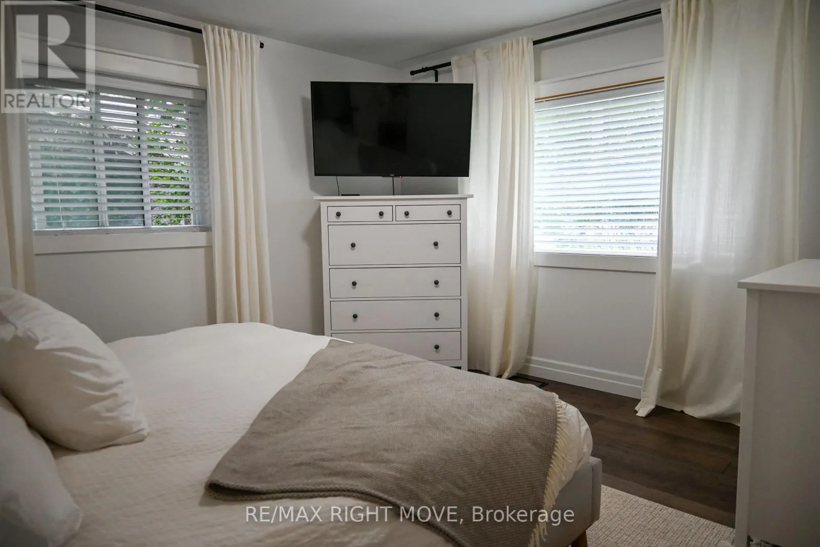 4287 HURONIA ROAD