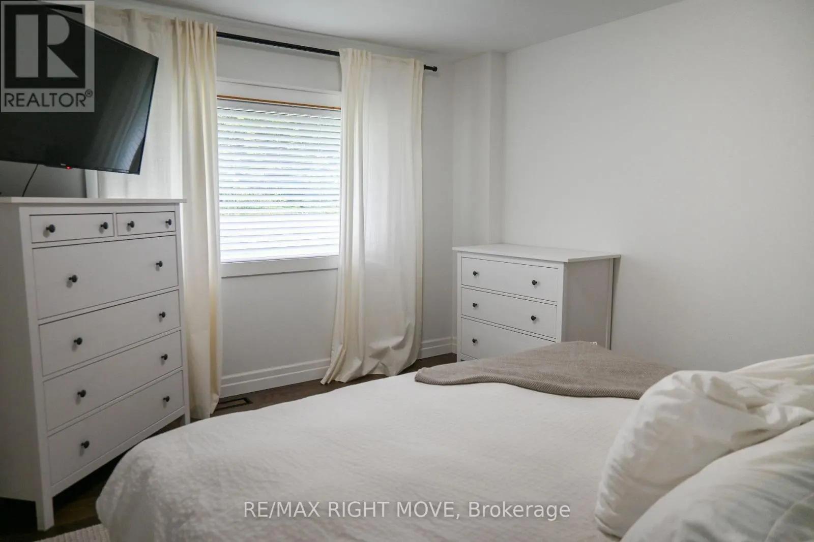 4287 HURONIA ROAD