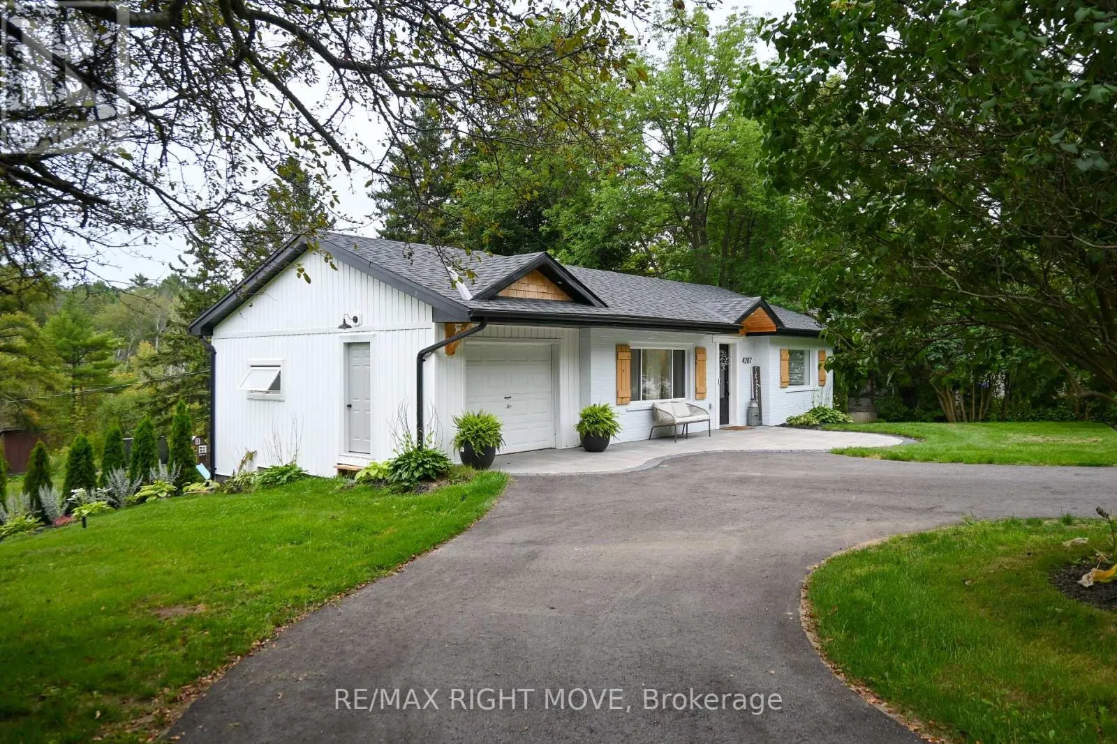 4287 HURONIA ROAD