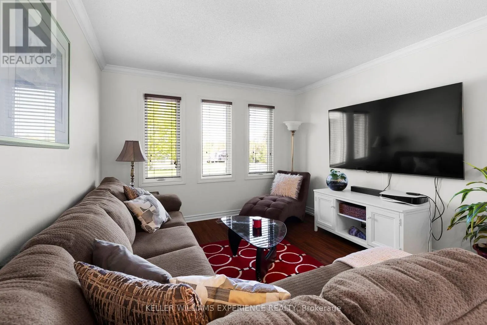 4 CAMPBELL AVENUE