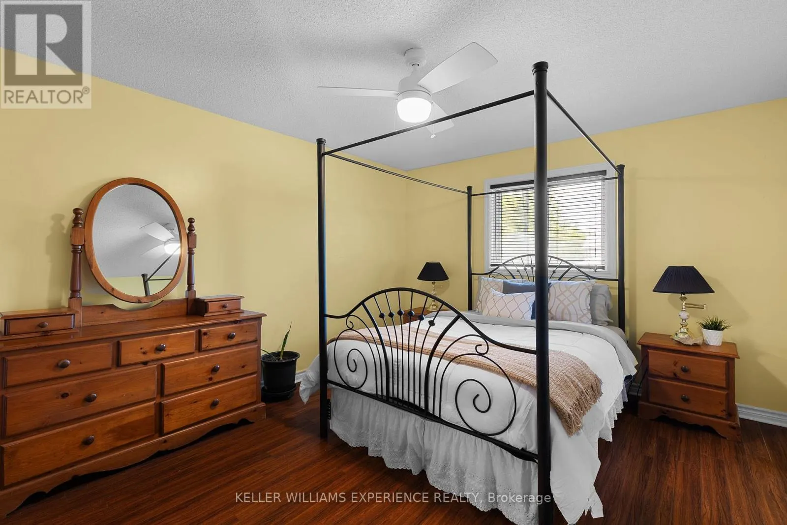 4 CAMPBELL AVENUE