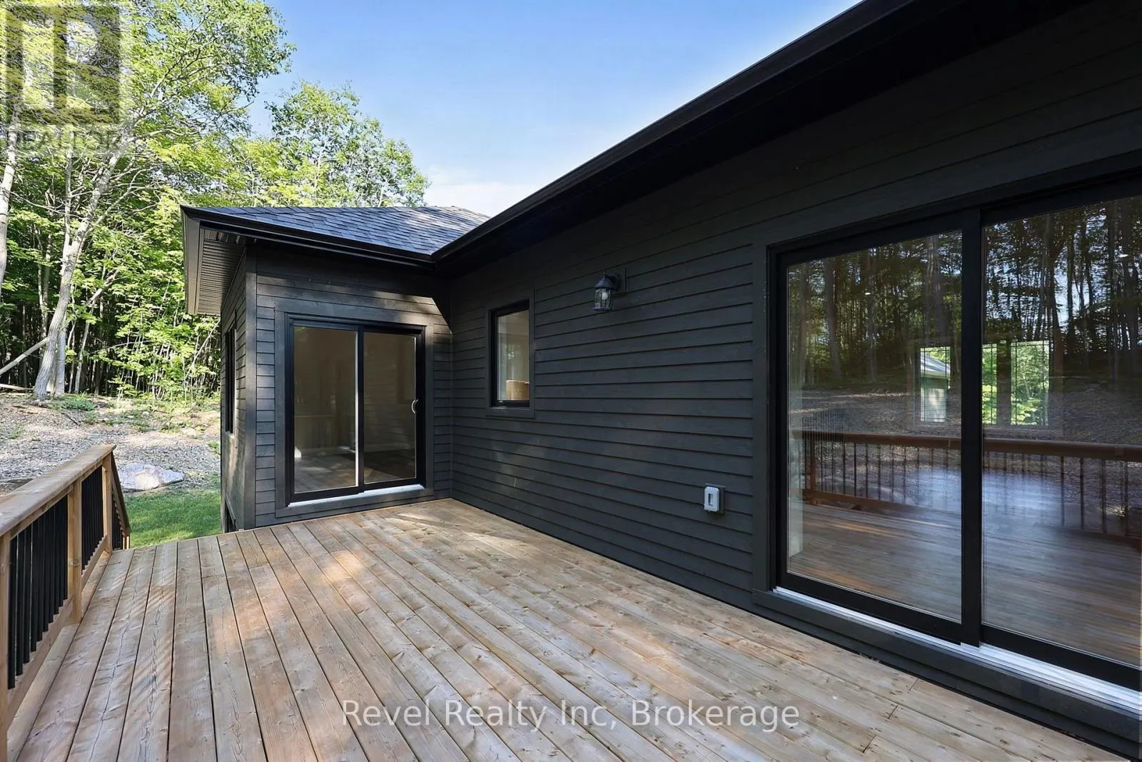 46 VOYAGEUR DRIVE