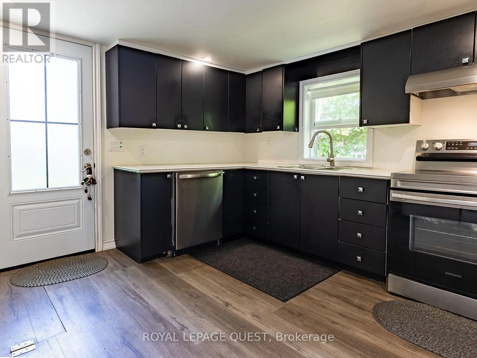 239 FRONT STREET S