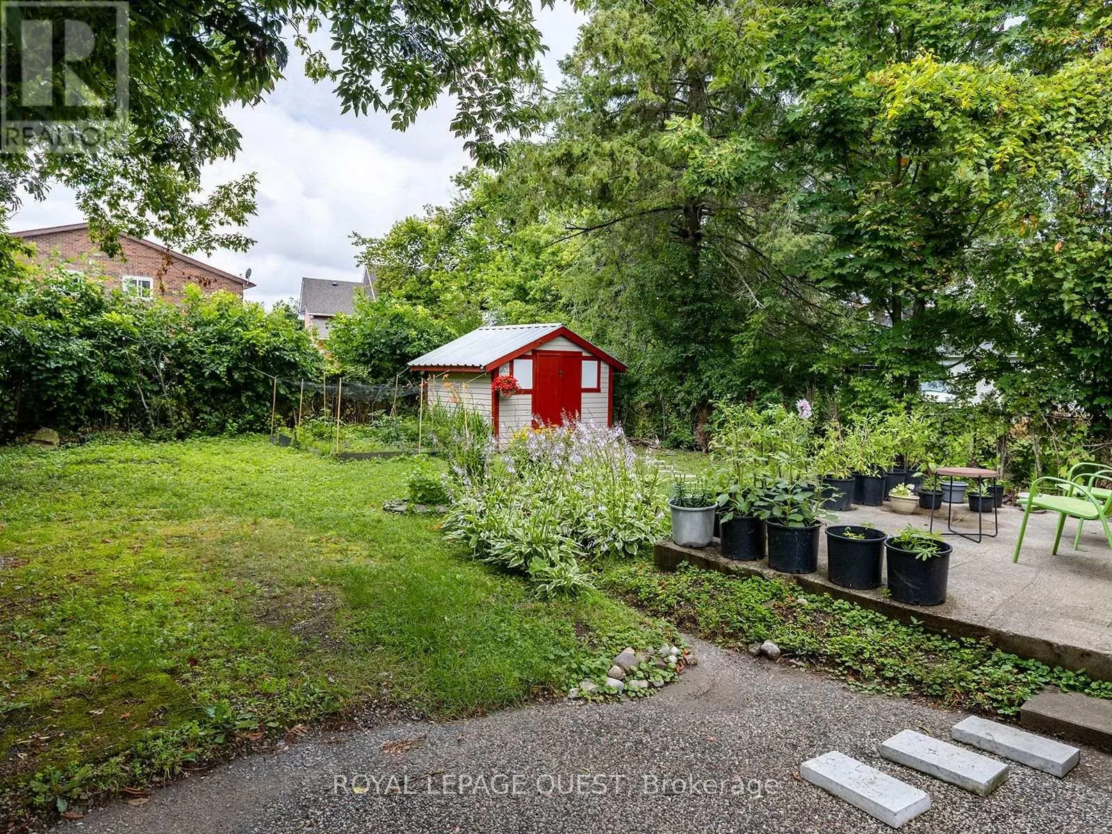 239 FRONT STREET S