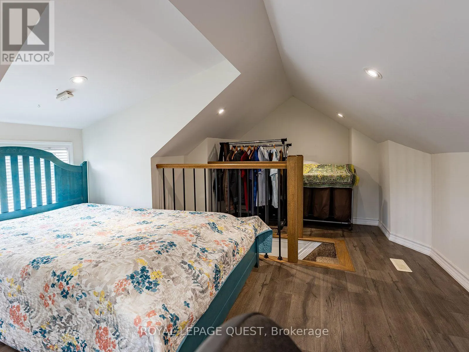 239 FRONT STREET S