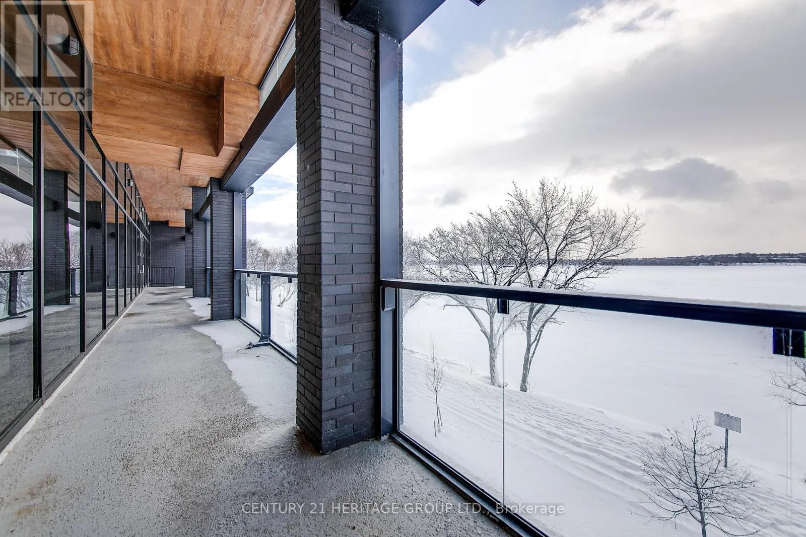 922 - 185 DUNLOP STREET E