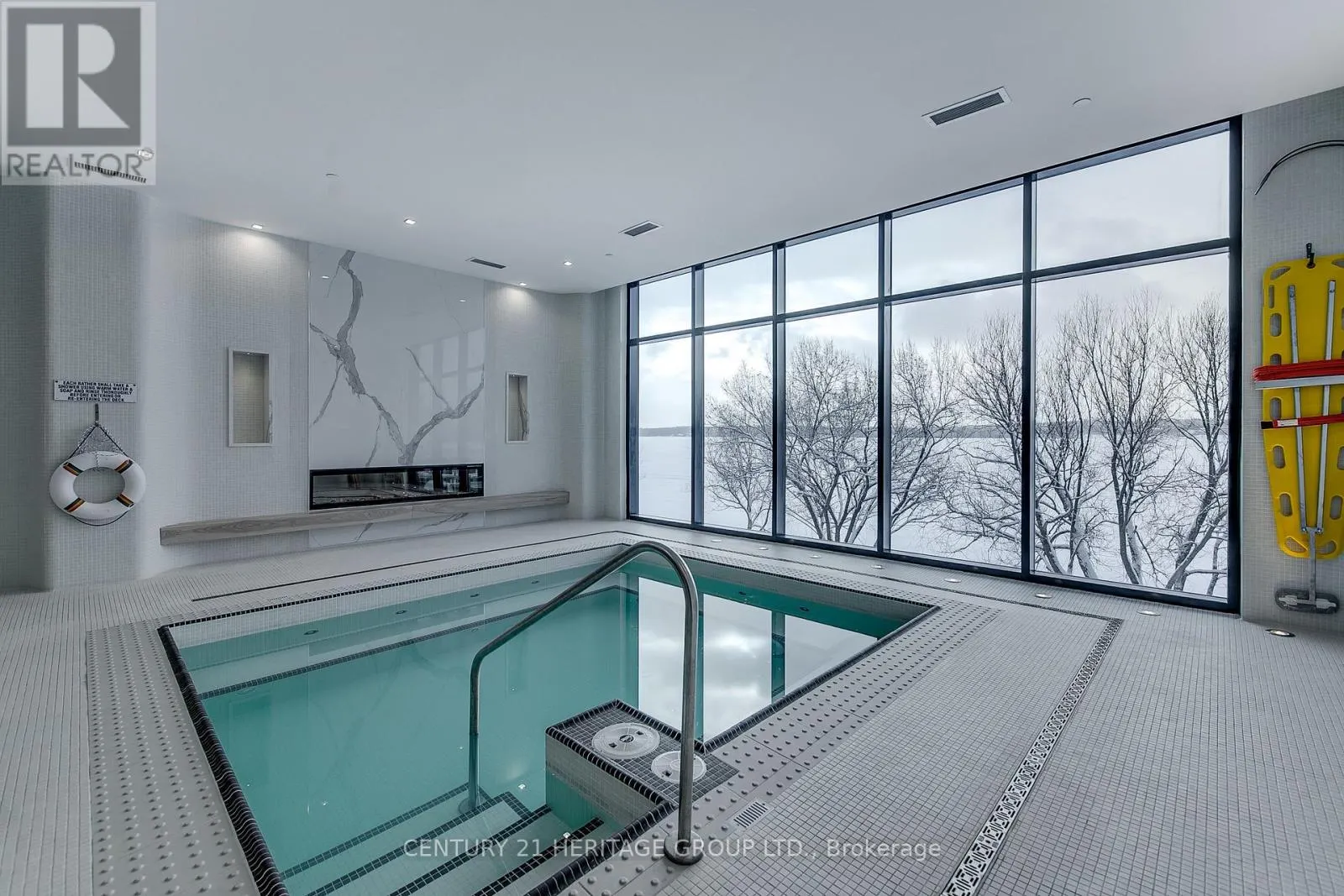 922 - 185 DUNLOP STREET E