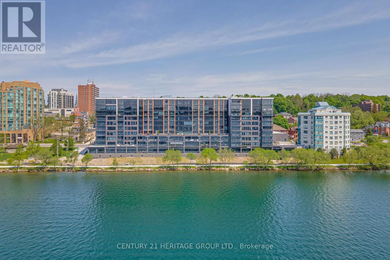922 - 185 DUNLOP STREET E