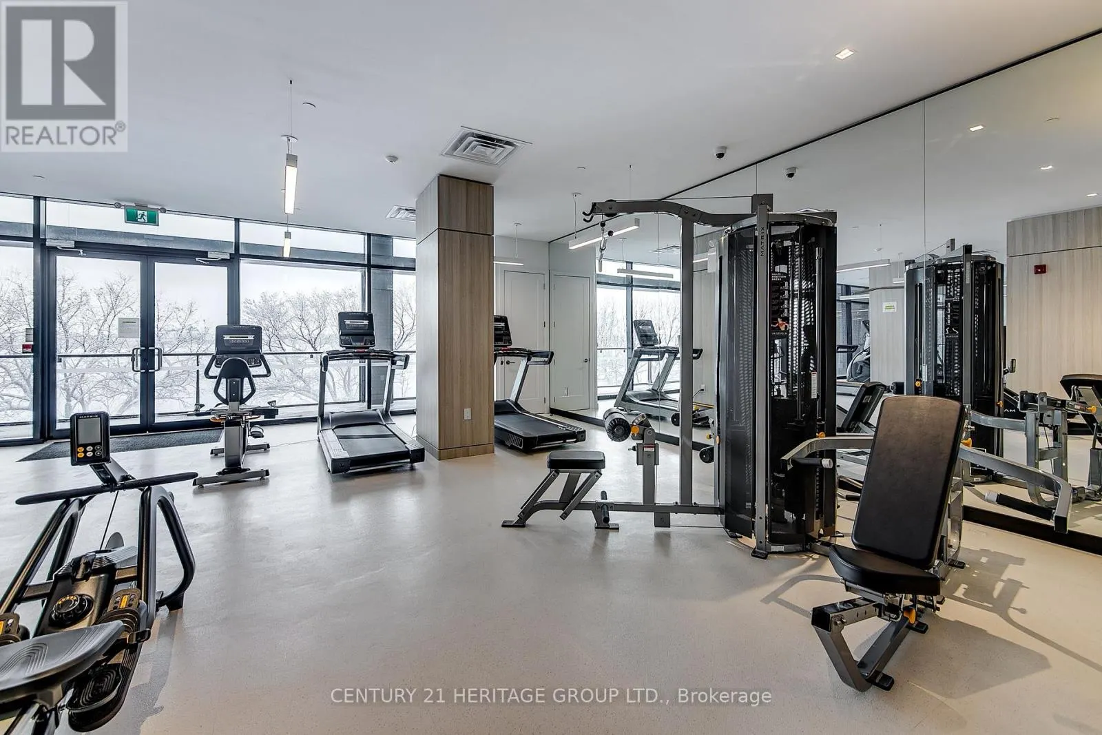 922 - 185 DUNLOP STREET E