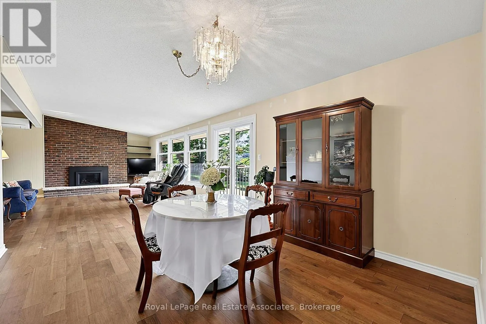 408 MOONEY CRESCENT