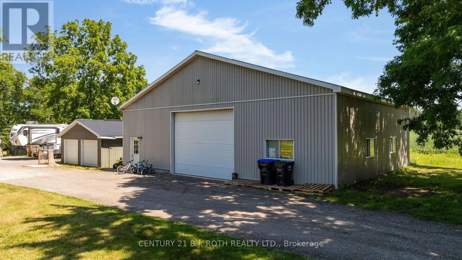 2224 RAINBOW VALLEY ROAD W