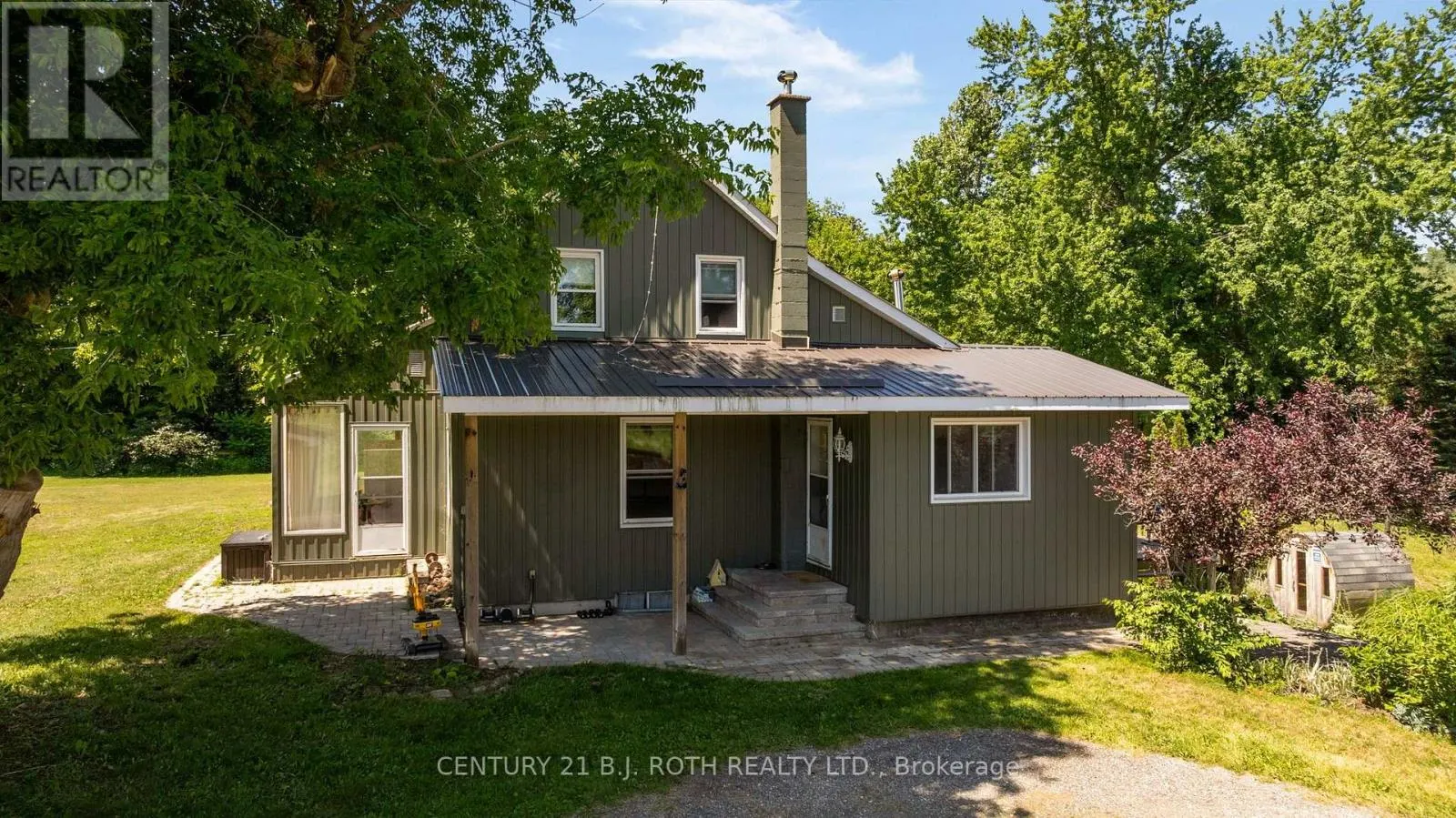 2224 RAINBOW VALLEY ROAD W