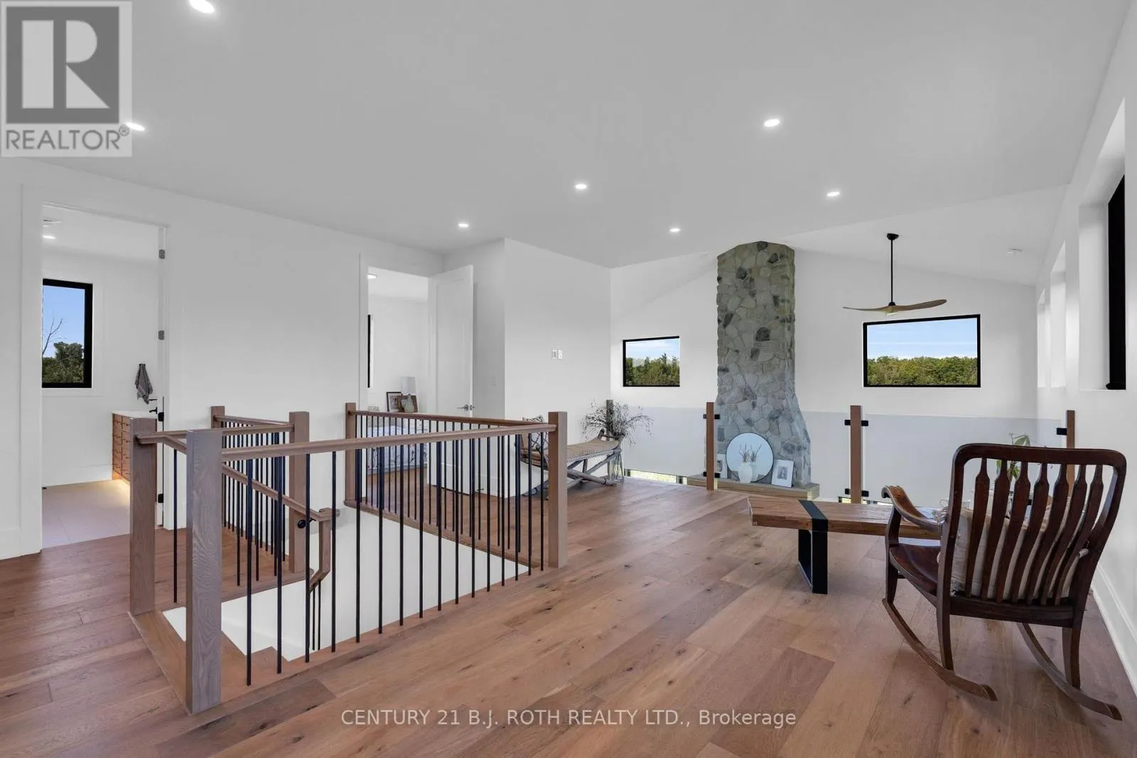 2224 RAINBOW VALLEY ROAD W