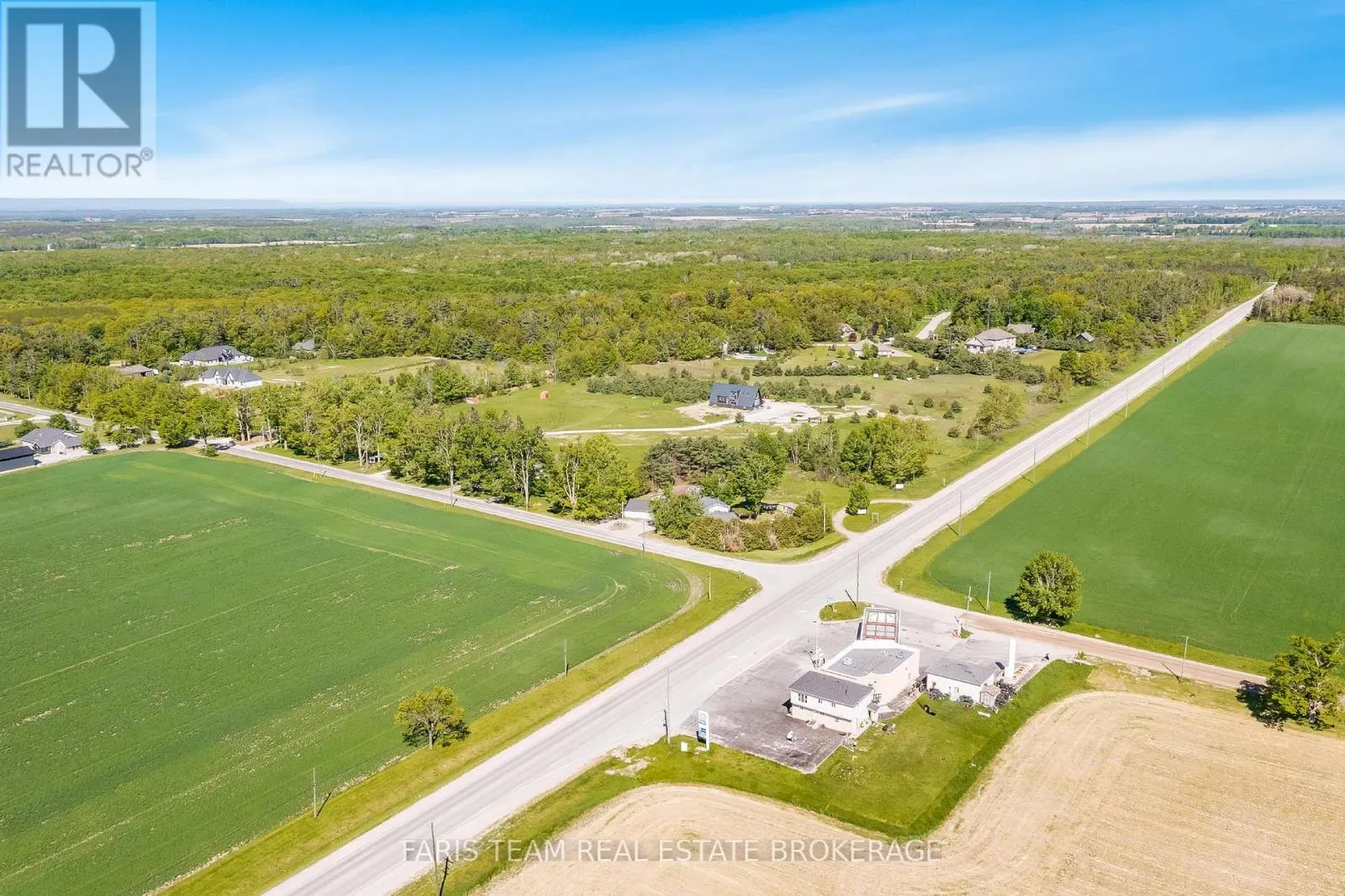 1008 RAINBOW VALLEY ROAD W