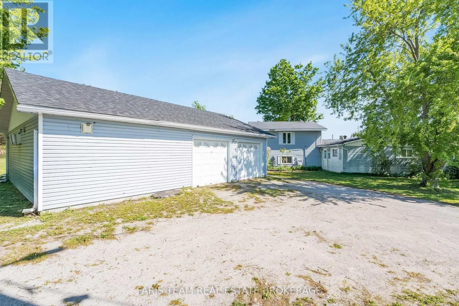 1008 RAINBOW VALLEY ROAD W