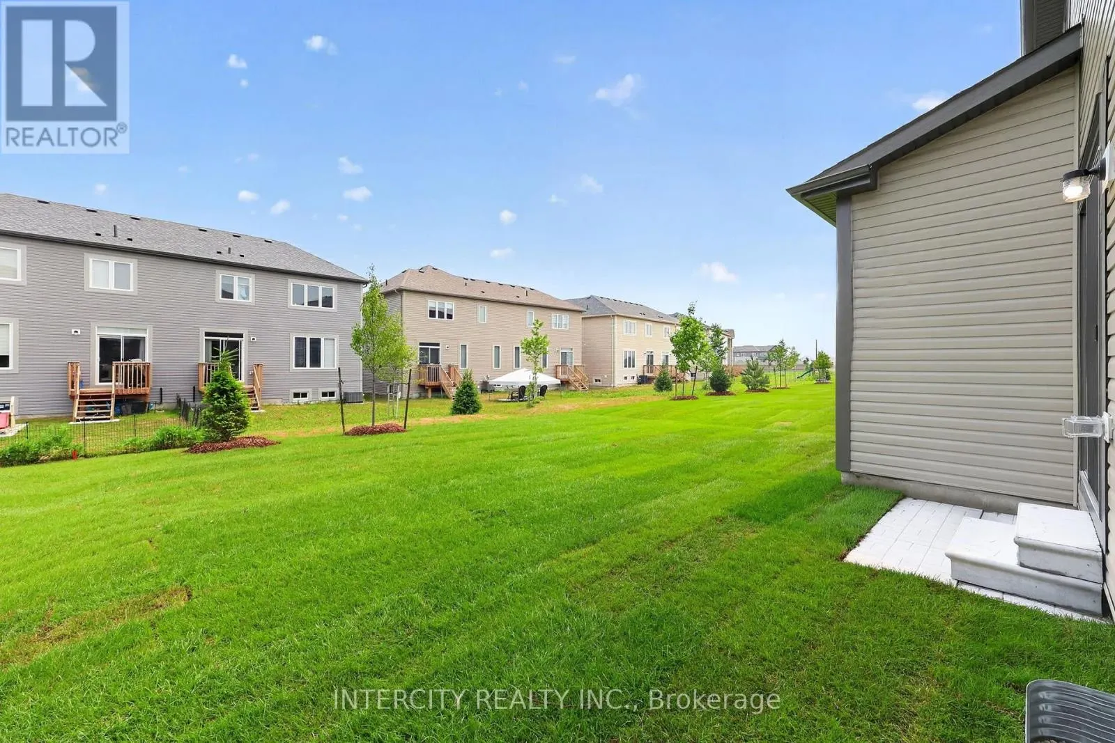 18 LEGACY CIRCLE