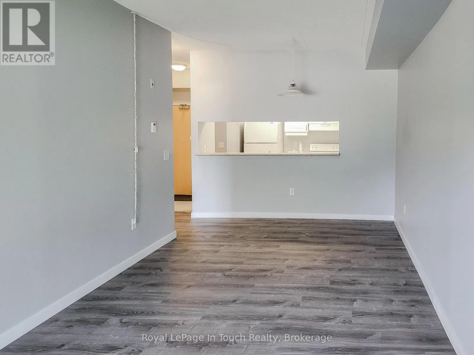102 - 333 LAFONTAINE ROAD W #102