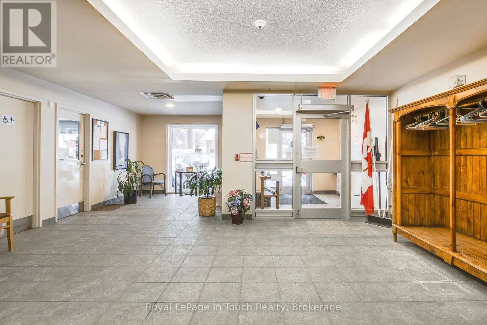 102 - 333 LAFONTAINE ROAD W #102