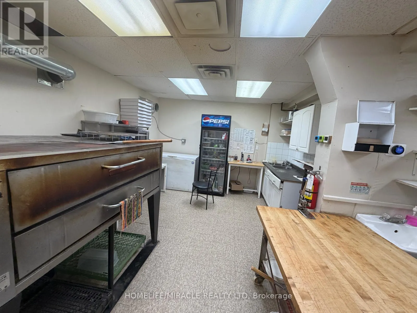 13 YONGE STREET S