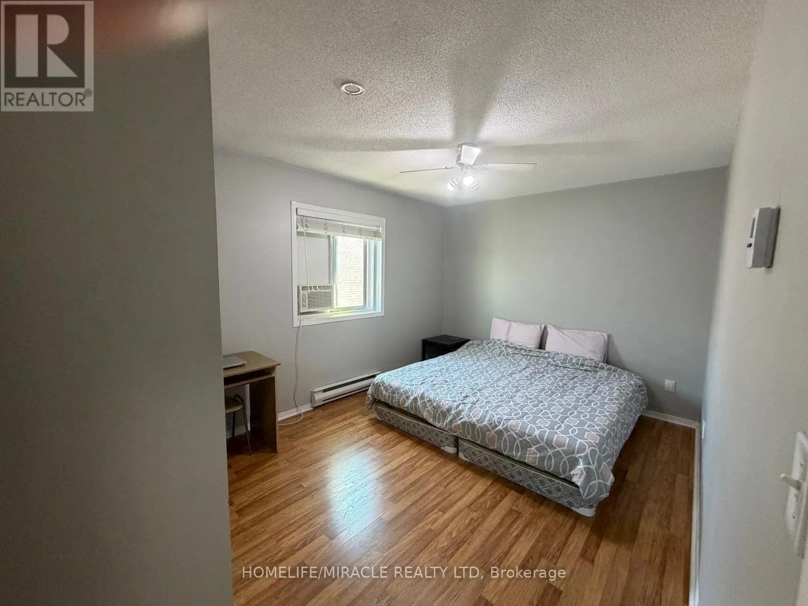 13 YONGE STREET S
