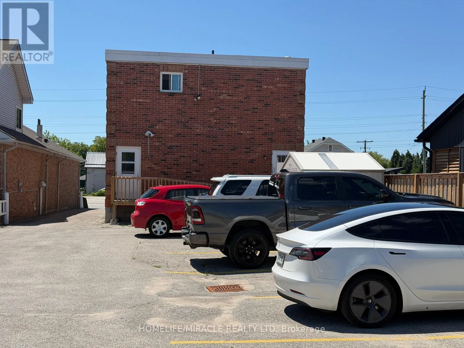 13 YONGE STREET S