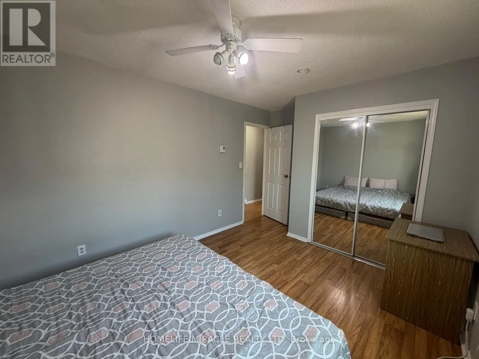 13 YONGE STREET S