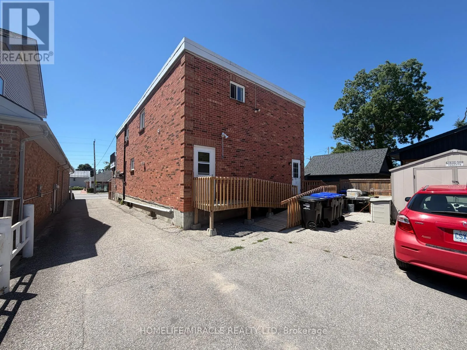 13 YONGE STREET S