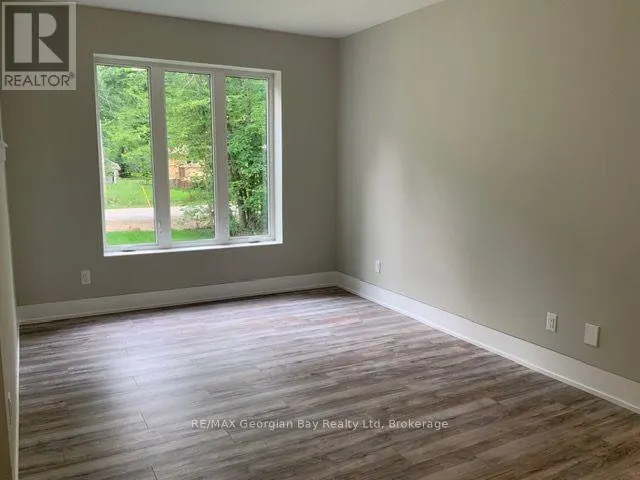 5 OAKWOOD AVENUE N