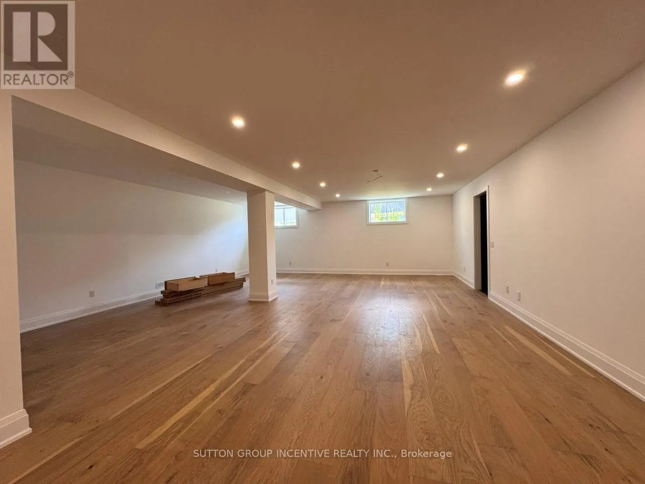 5 JEAN MILLER COURT