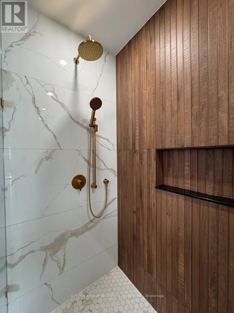 5 JEAN MILLER COURT