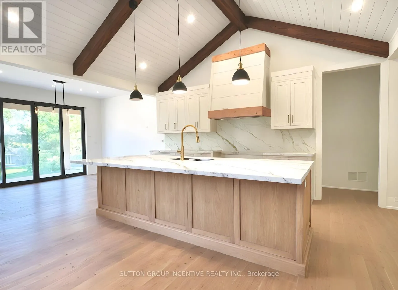 5 JEAN MILLER COURT