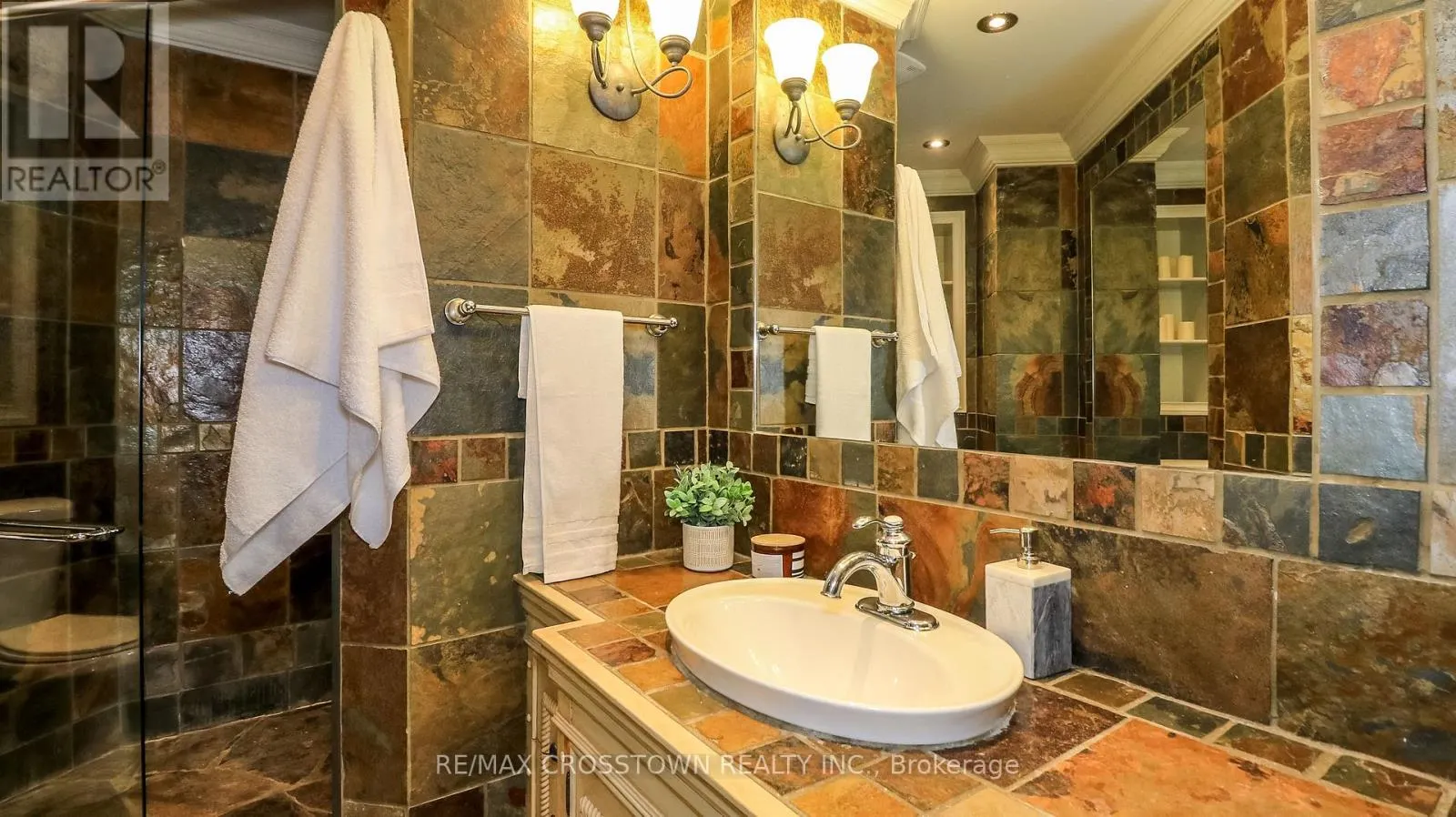 183 LAKESHORE ROAD W