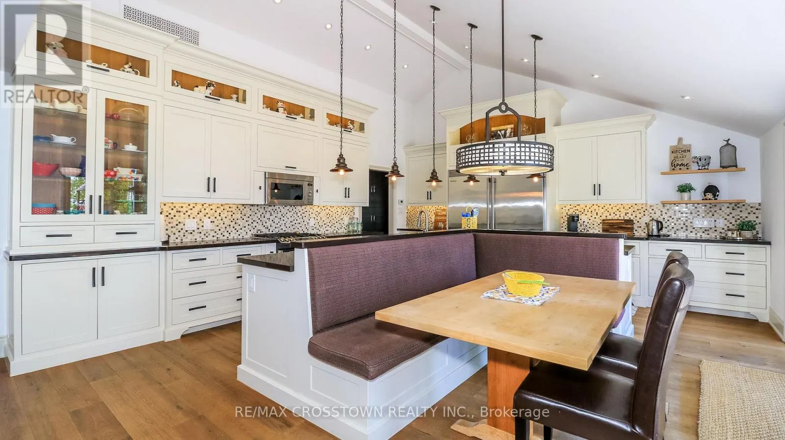 183 LAKESHORE ROAD W
