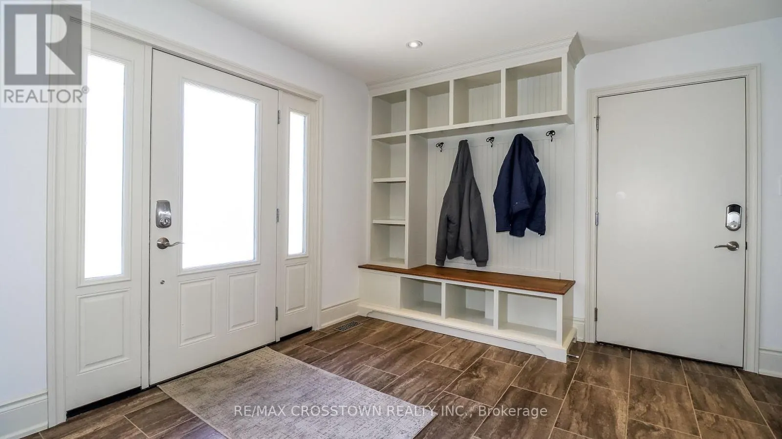183 LAKESHORE ROAD W