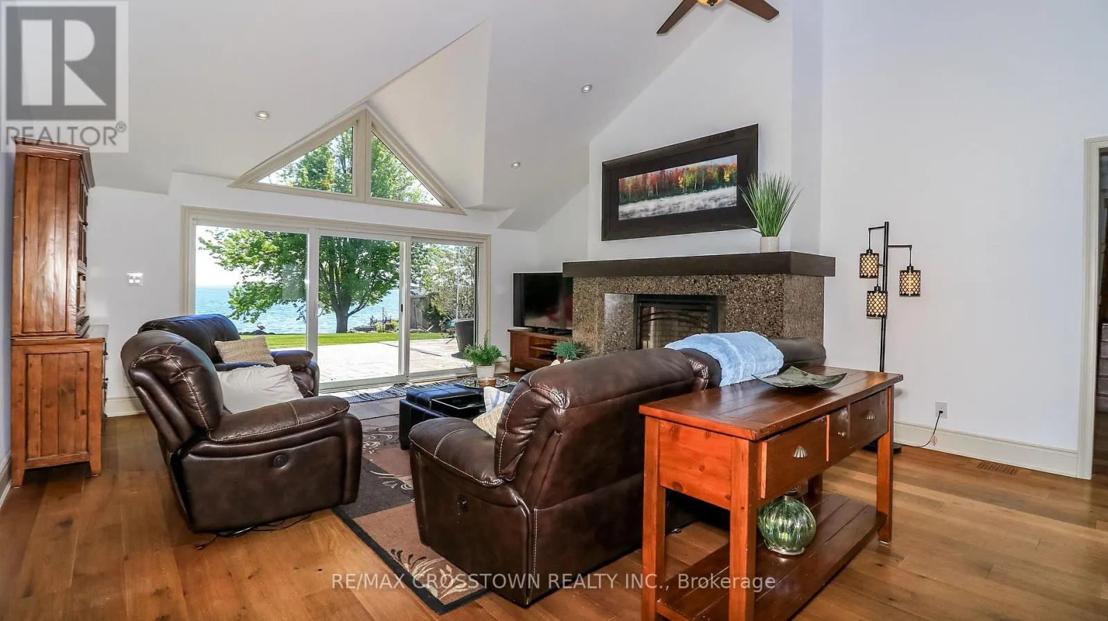 183 LAKESHORE ROAD W