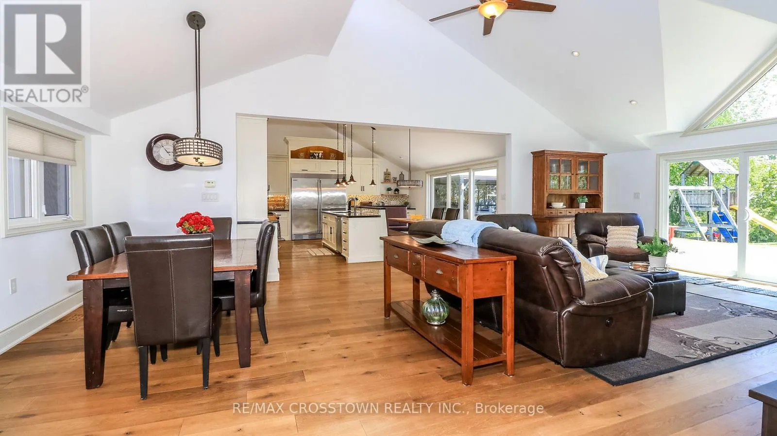 183 LAKESHORE ROAD W